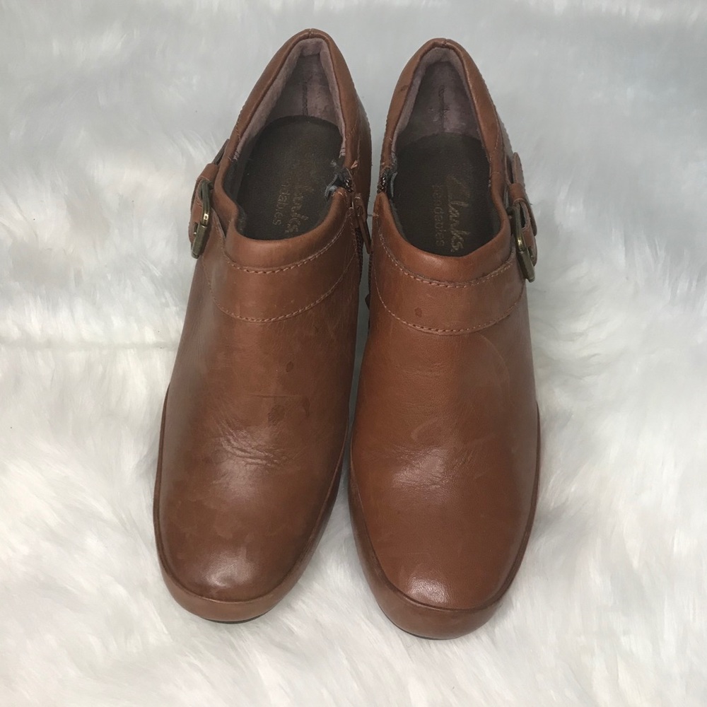 Clarks bendables ankle boots